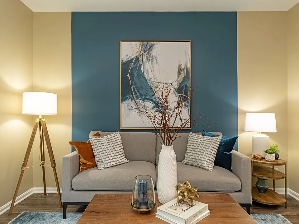 Spacious living room
