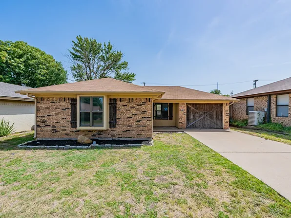 114 Black Forest Dr, Weatherford, TX 76086