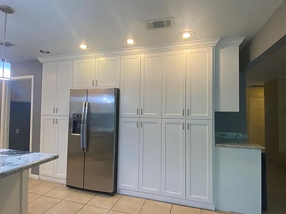 4th image of 20307 Fox Glen Ln
