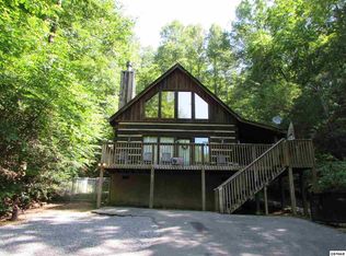 1220 N Spring Hollow Rd, Sevierville, TN 37876