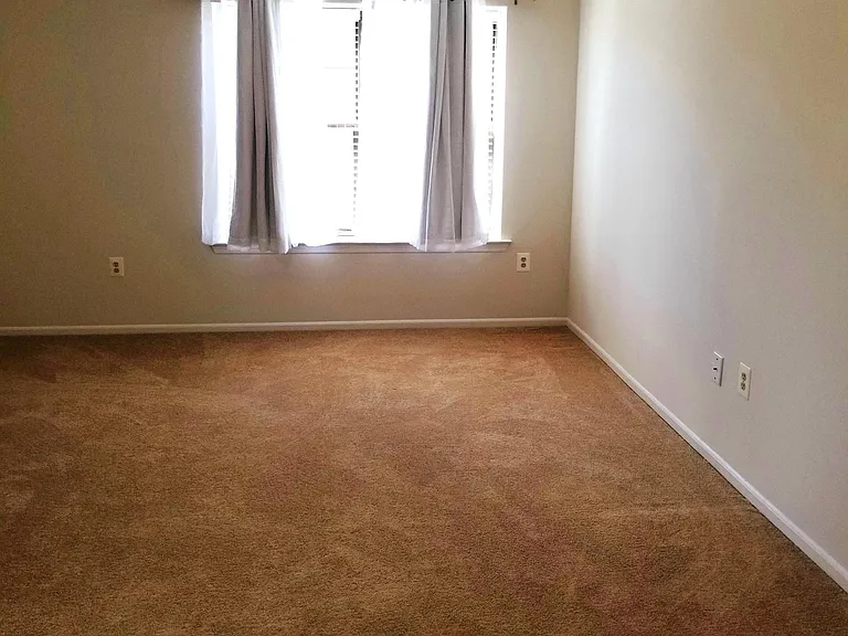 4 Fairway Ct — Photo 17