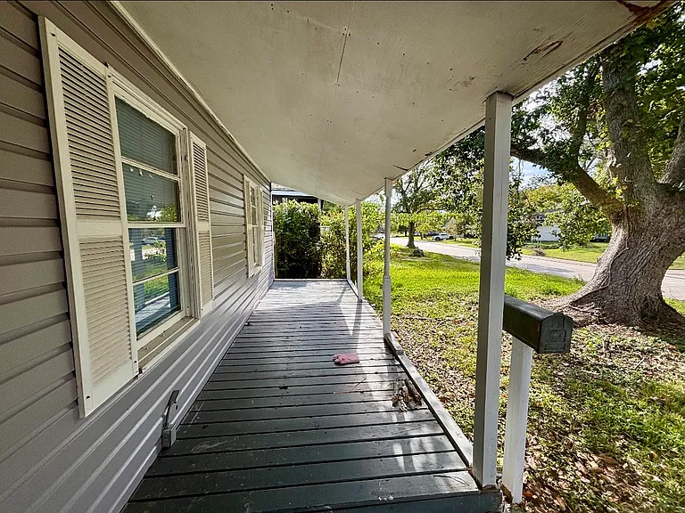 612 Winding Way St — Photo 2