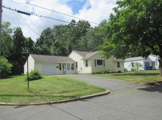 43 Sedgewick St, Springfield, MA 01108