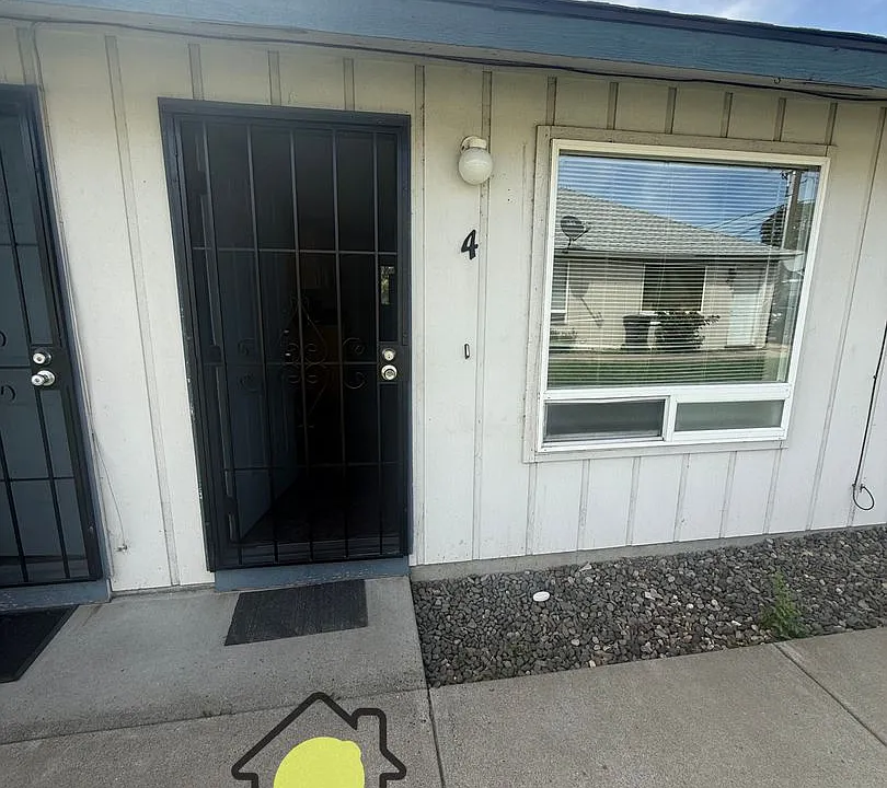 110 N 9th St