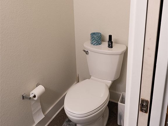 2nd image of 2827 Manor Rd #4101