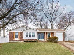 396 Sorrento Dr, Ballwin, MO