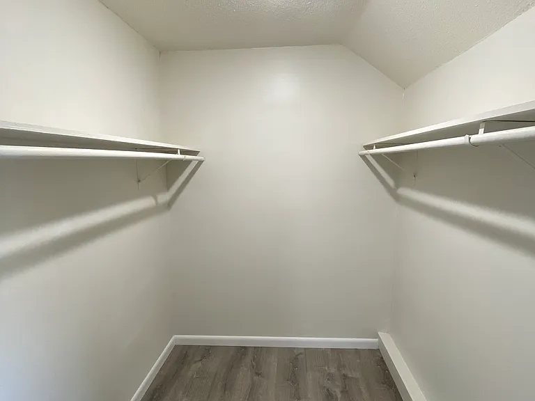 2 Hine Pl #4A — Photo 10