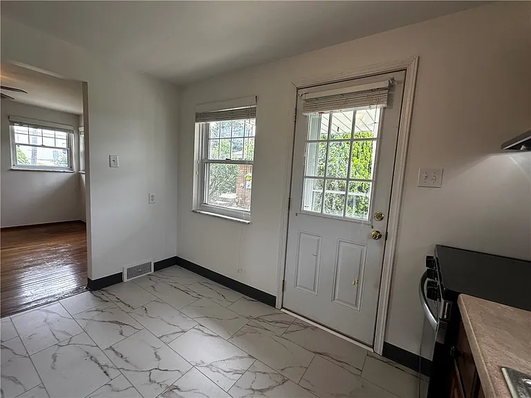 220 Humphrey Rd — Photo 8