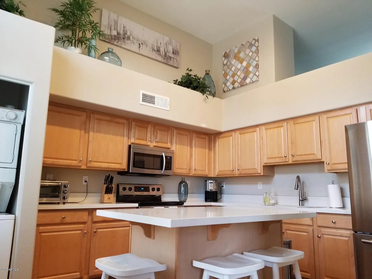 3 bed, 1206 sqft, $2,400 — Photo 4