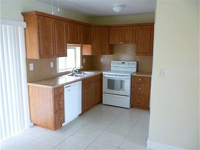 1st image of 450 NE 31st Ct