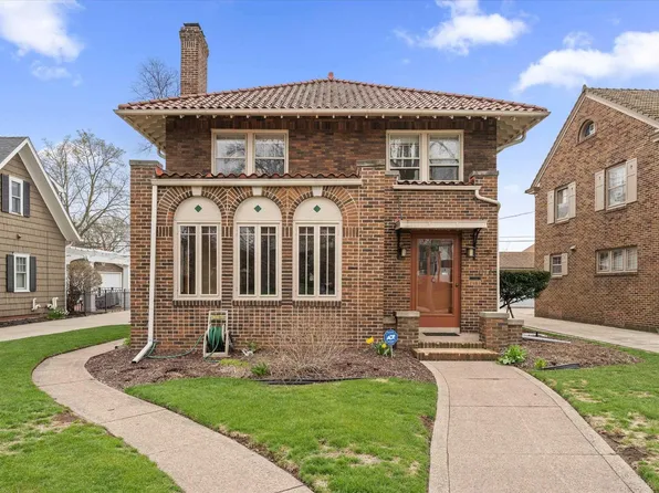 1112 Wayne St, South Bend, IN 46615