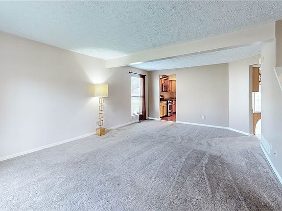 3rd image of 525 Seaton Ct