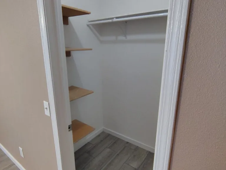 1700 Joshua Pl #B — Photo 15