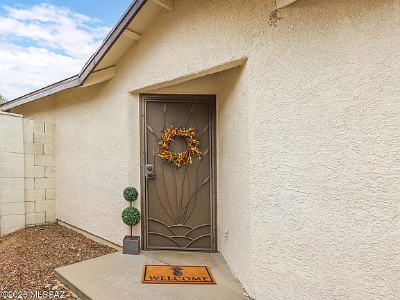 4th image of 9396 E Lochnay Ln
