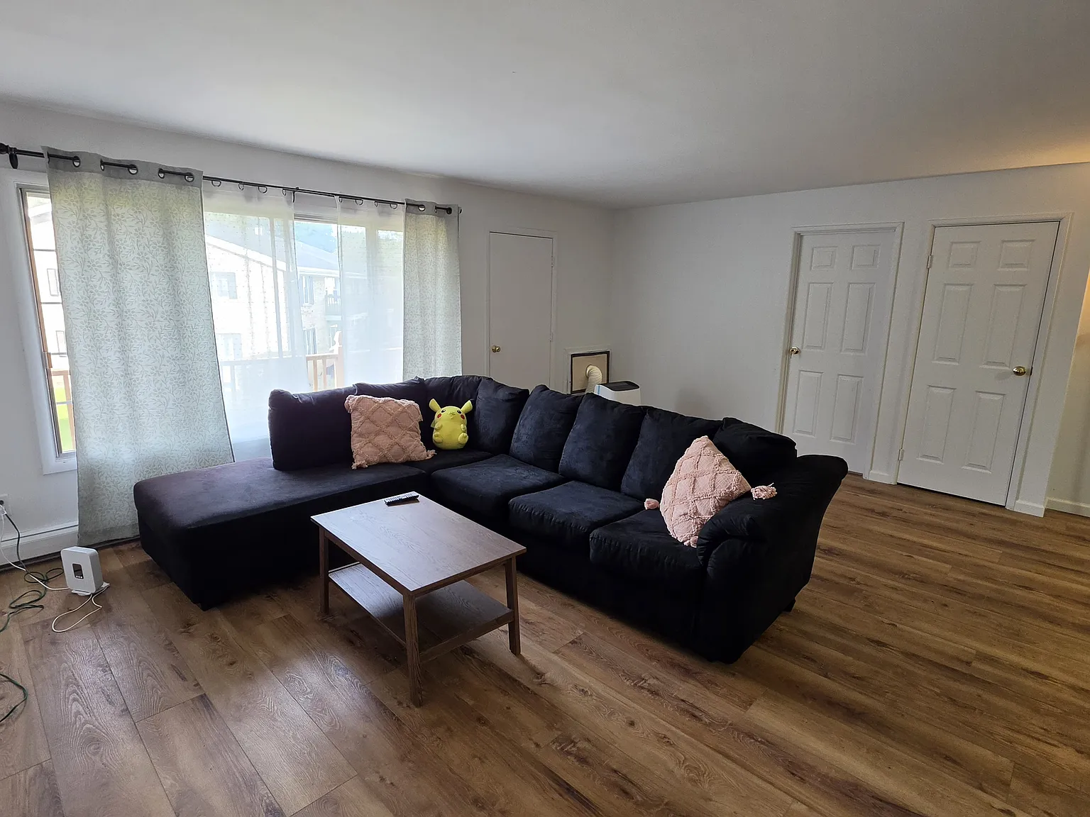 2 bed, 1.5 bath, 1002 sqft, $1,500 — Photo 2