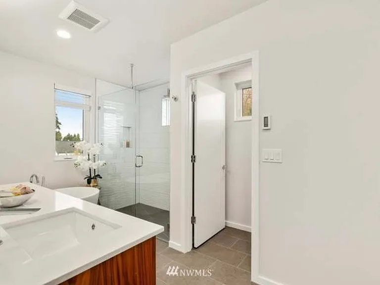 9734A Woodlawn Ave N #1 — Photo 16