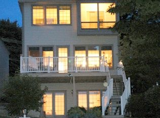 8882 E Hatchery Rd, Syracuse, IN 46567