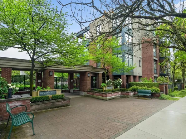 588 W 45th Ave #205, Vancouver, BC V5Z 4S3