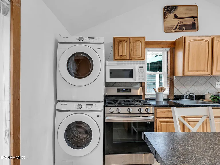 68 Decatur Ave — Photo 24