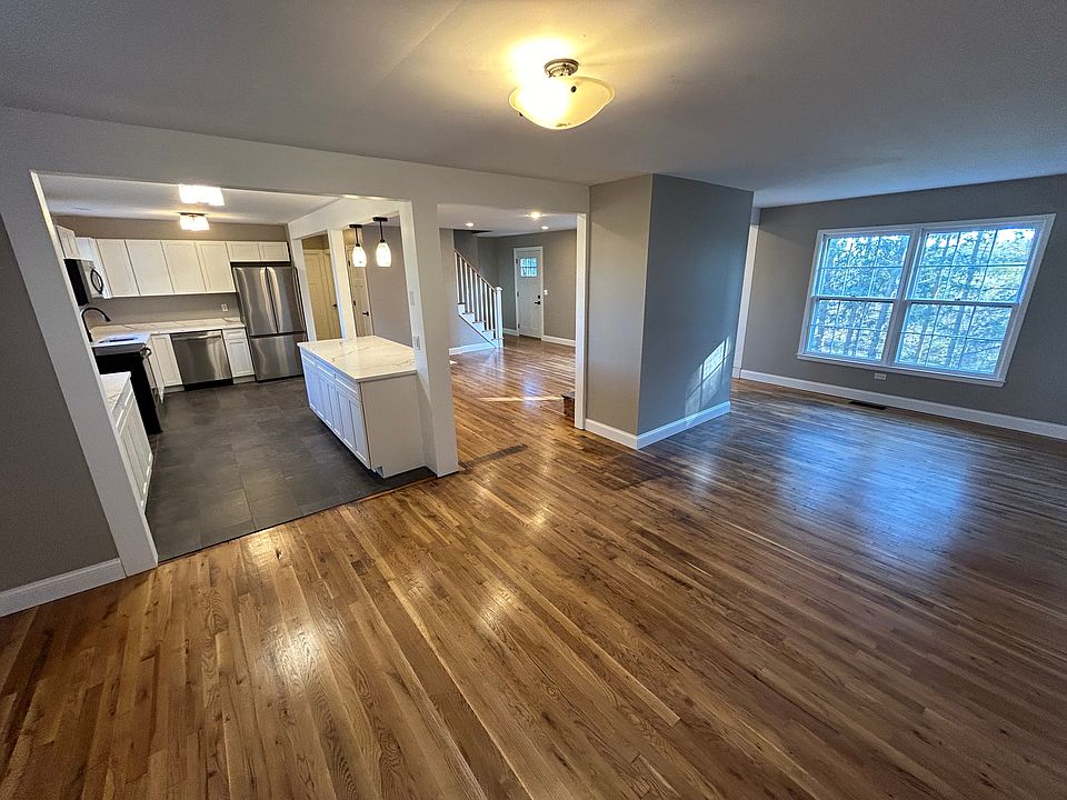 Dinning Room looking into Kitchen and living room