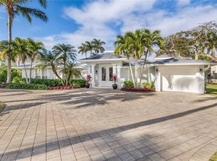 423 Spring Line Dr, Naples, FL 34102