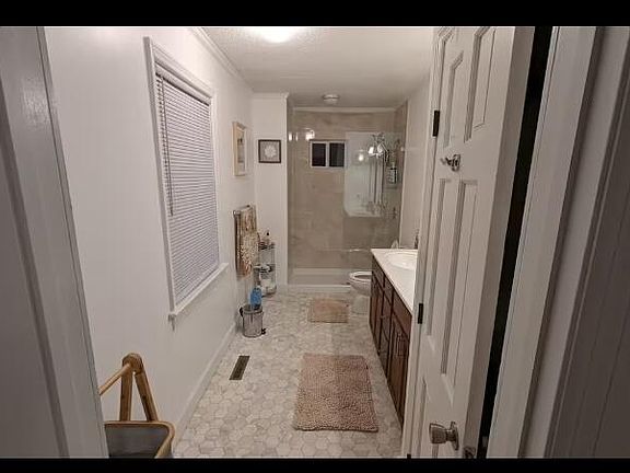 4th image of 630 Highland St