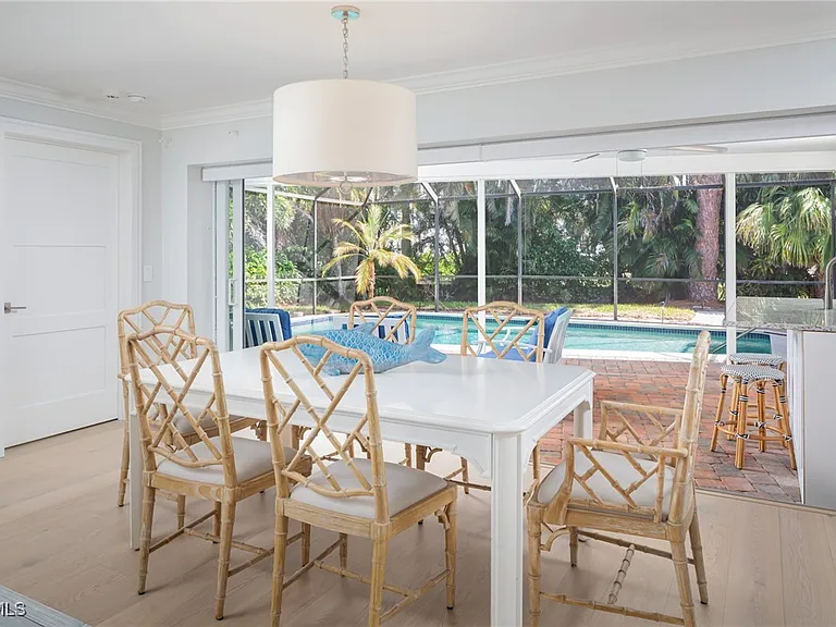 635 Fountainhead Ln — Photo 10