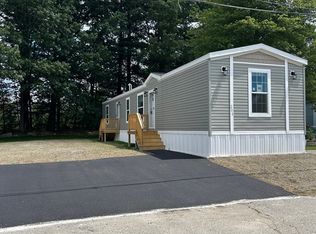 206 Shoreline Dr, Tewksbury, MA 01876