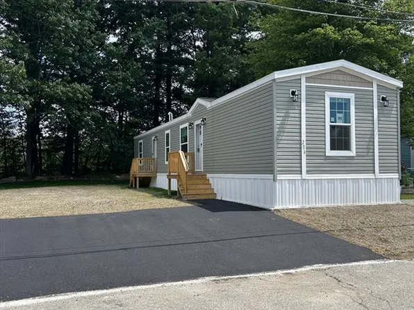 206 Shoreline Dr, Tewksbury, MA 01876