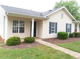 5349 Harris Cove Dr, Charlotte, NC 28269