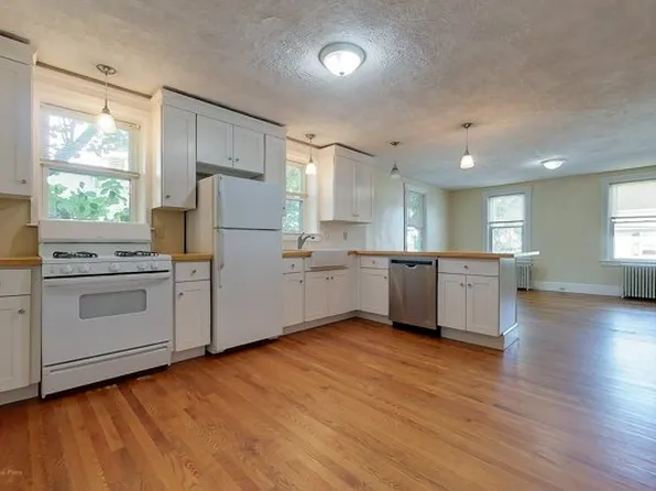 3 Homer St #2, Newport, RI 02840