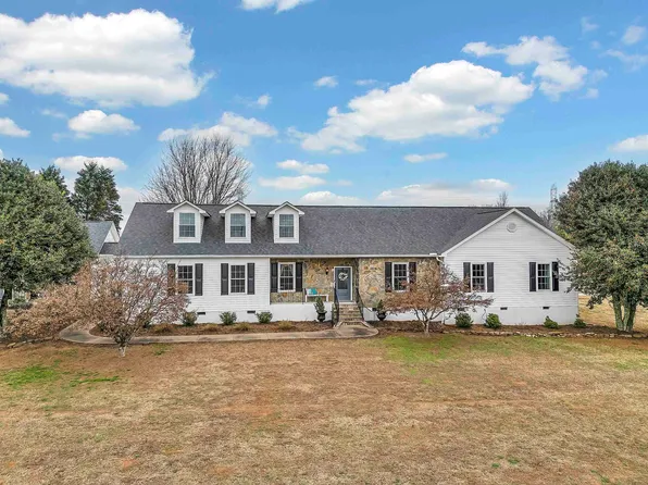 121 Eastlake Dr, Spartanburg, SC 29302