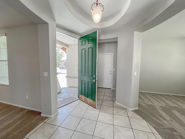 5646 Saint Elias St — Photo 8