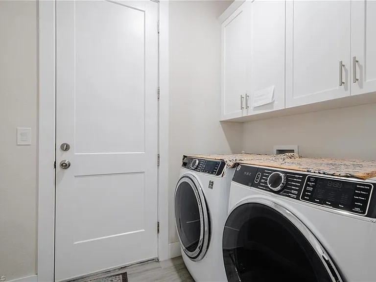 4665 Key Largo Ln — Photo 24