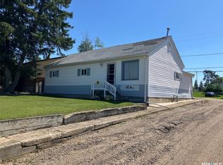 604 Railway Ave W, Nipawin, SK S0E1E0