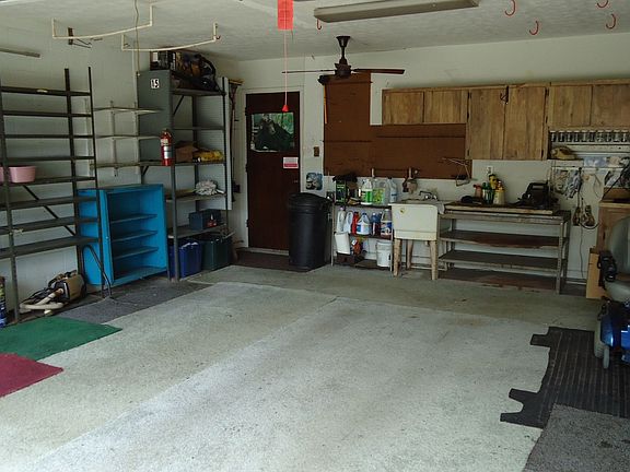 5th image of 13718 Wilkes Dr