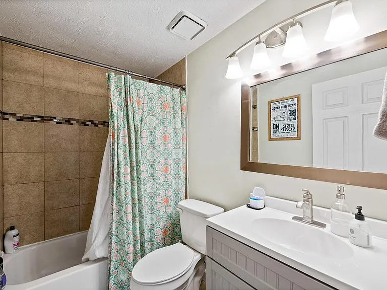 1353 Firethorne Dr — Photo 14