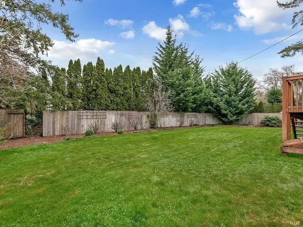 8205 SW Laurel St, Portland, OR 97225