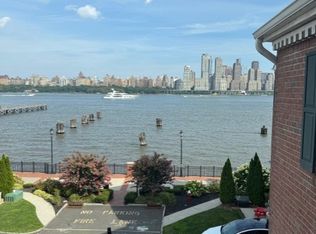 490 Fulton Ct #490, West New York, NJ 07093