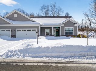 3 Longtrail Ln, Henrietta, NY 14467