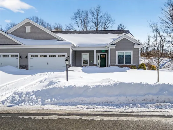3 Longtrail Ln, Henrietta, NY 14467