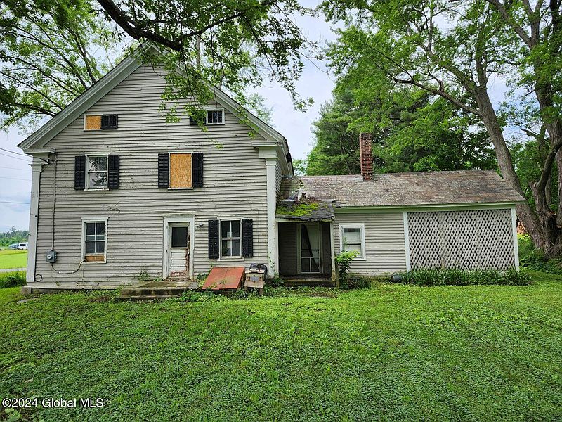 5th image of 1004 Old County Lane