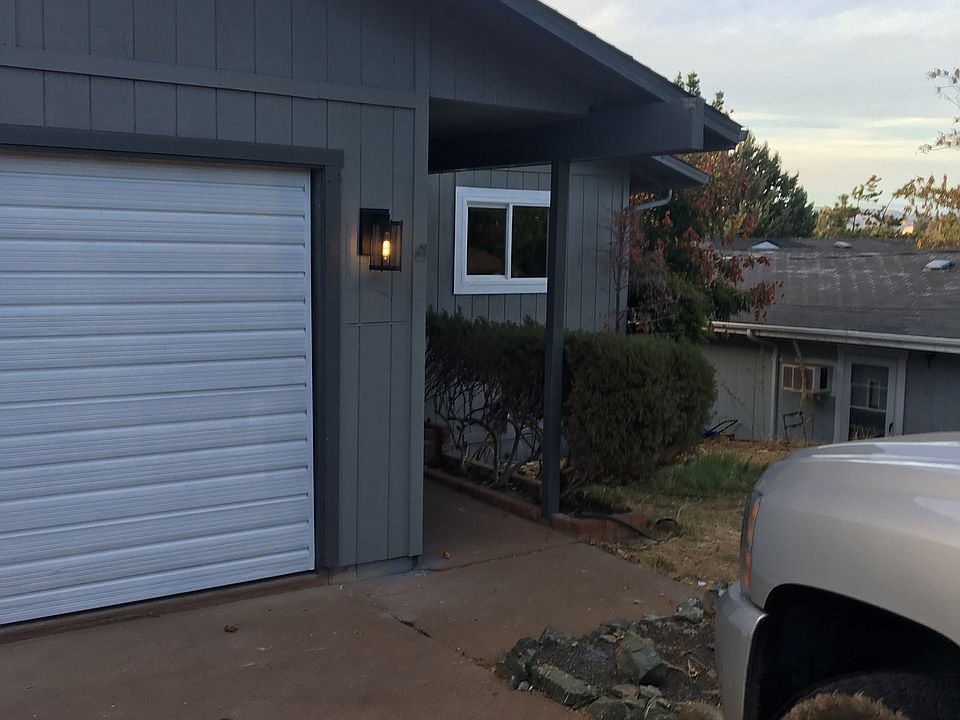 1st image of 10524 Fairway Dr
