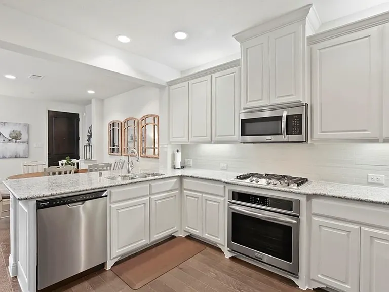 7113 Huckleberry Dr — Photo 24