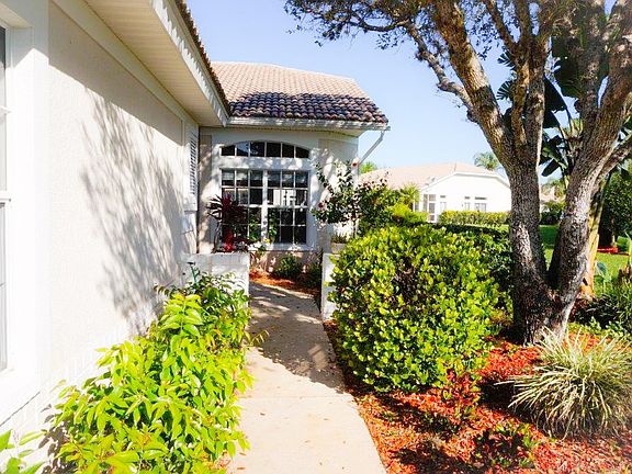 5th image of 12779 Devonshire Lakes Cir