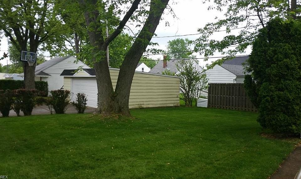 2nd image of 1319 W Miner Rd