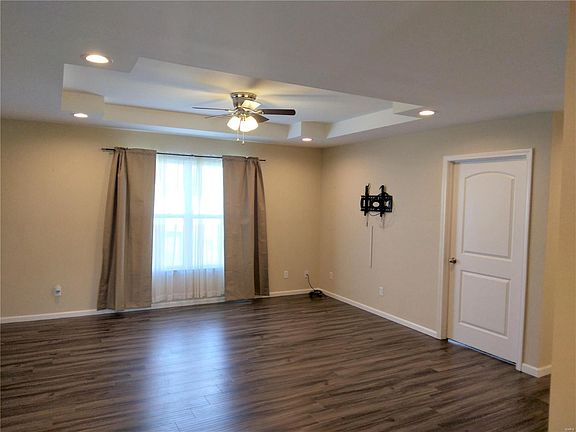 4th image of 1001 Oakmont Ln