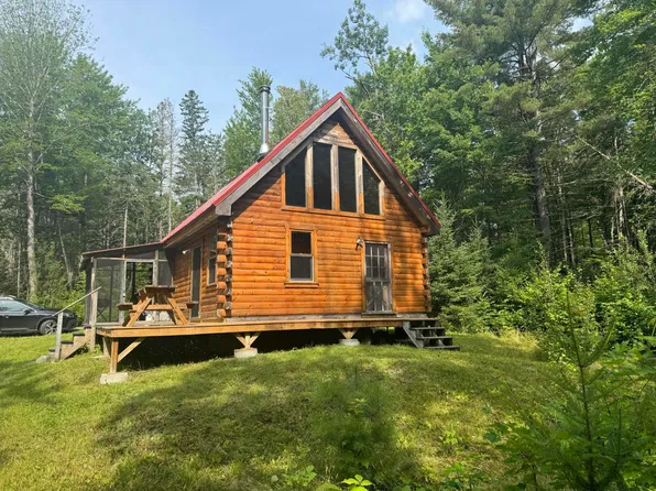 17 Moose Run Road, Wellington, ME 04942