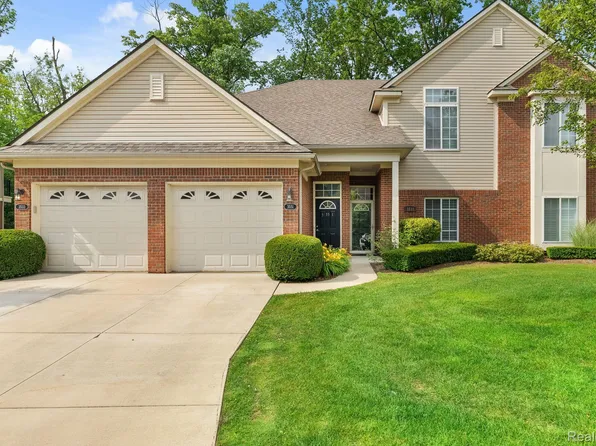 3551 Eagle Creek Dr, Shelby Township, MI 48317