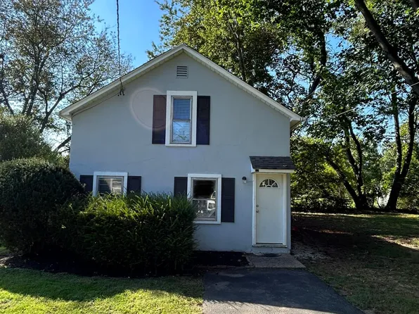 27 1/2 Prospect Ave, Plainsboro, NJ 08536